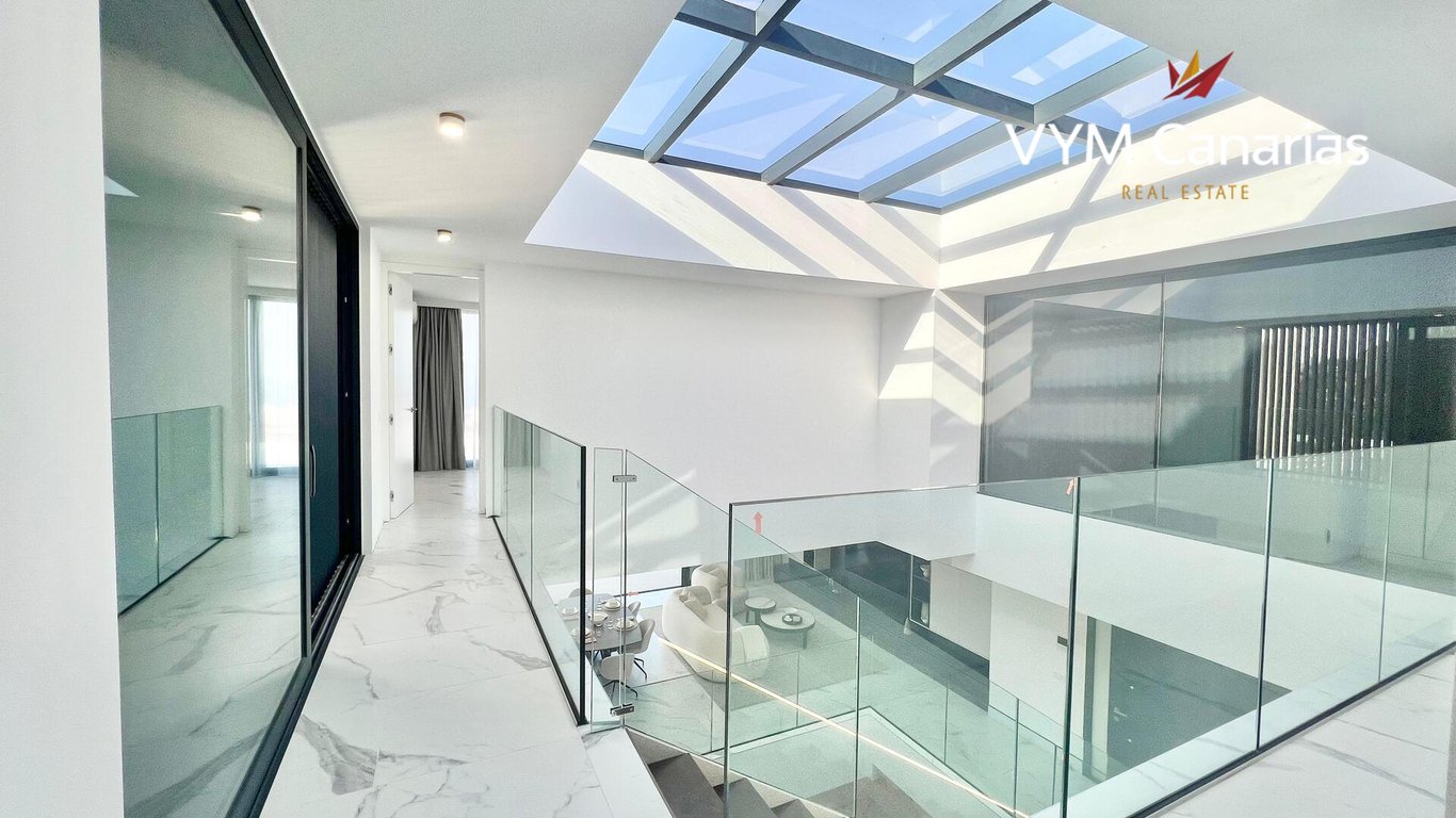 Villa in Adeje - Image 3