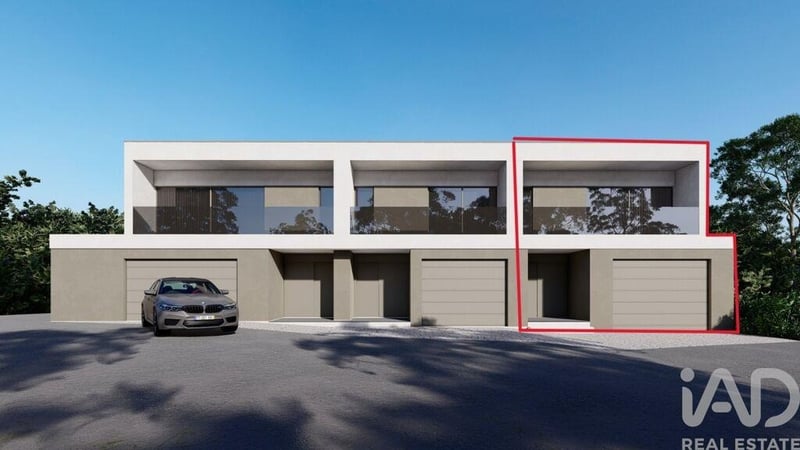 House in Lourinha - view 1