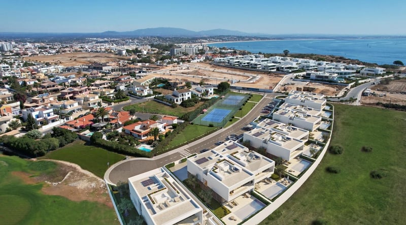 Villa in Lagos - view 1