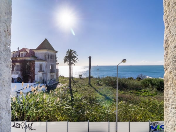 Villa in Cascais - view 1