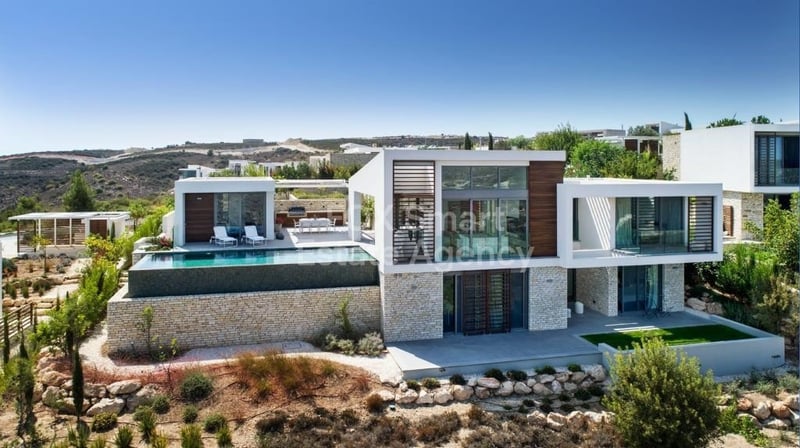 House in Tsada - view 1