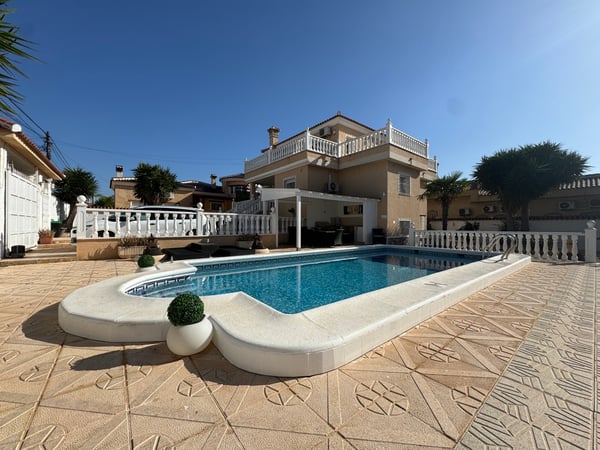 Villa in Ciudad Quesada - view 1