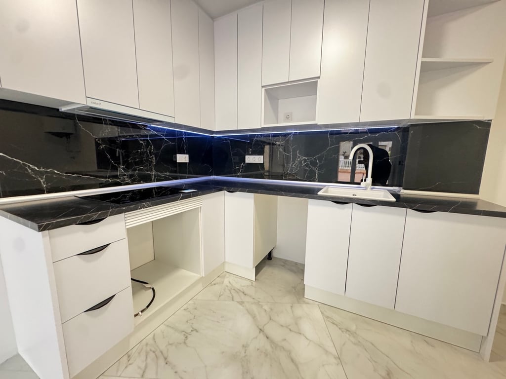 Apartment in Torrevieja - Image 3