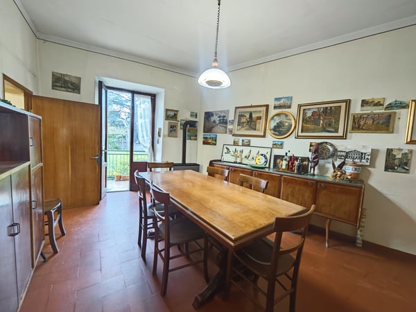 House in Volterra - view 1