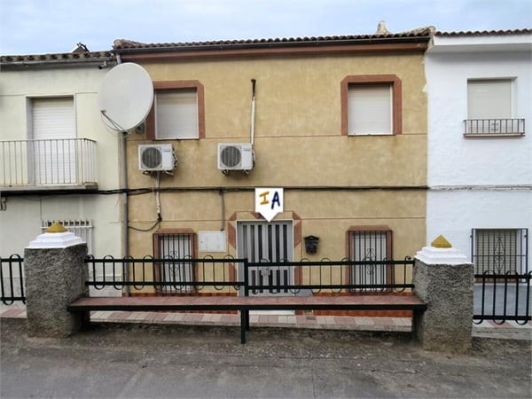 House in Bobadilla - view 1