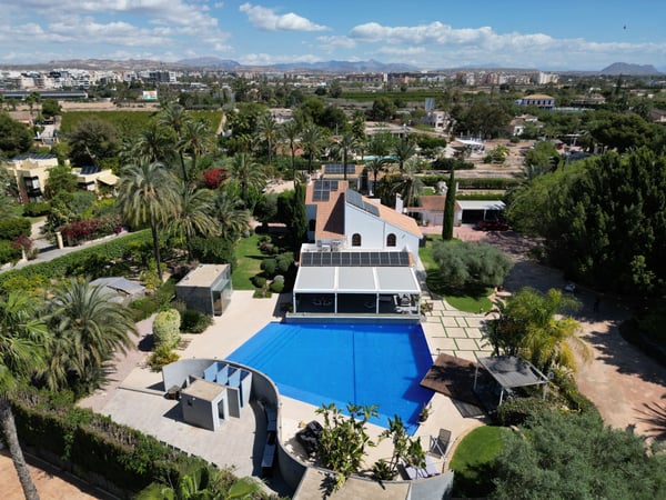 Villa in Elche - view 1