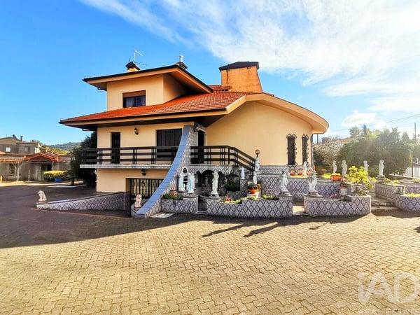 House in Guardizela - view 1