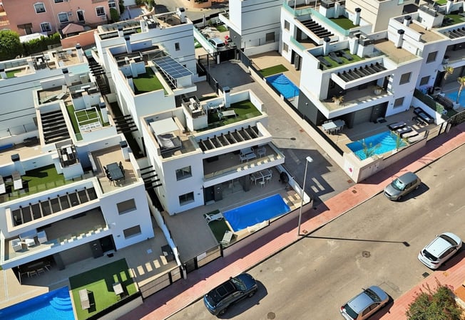 Villa in Villamartin - view 1