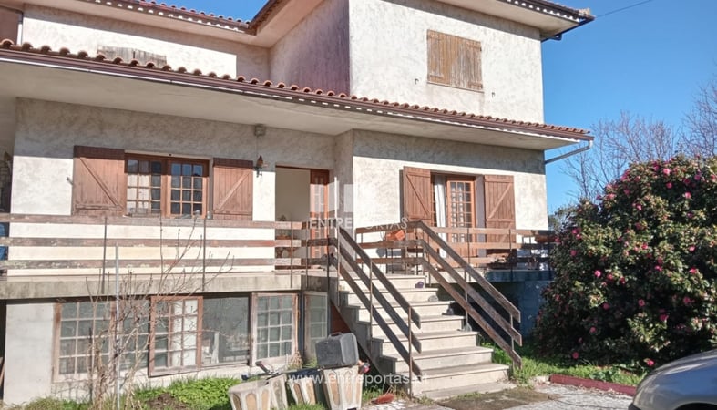 House in Darque - view 1