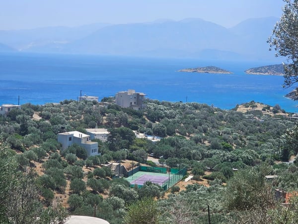 House in Agios Nikolaos - view 1