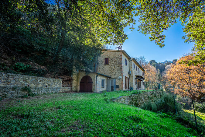 House in Volterra - view 1