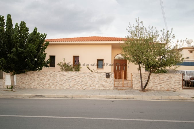 House in Xylotymbou - view 1