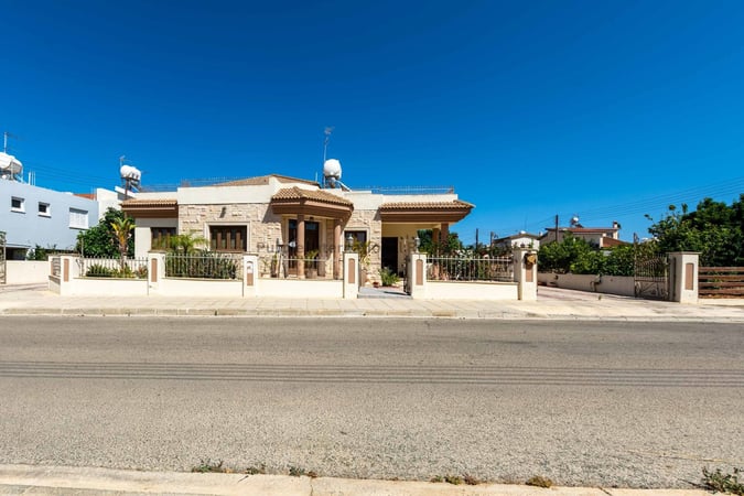 House in Paralimni - view 1