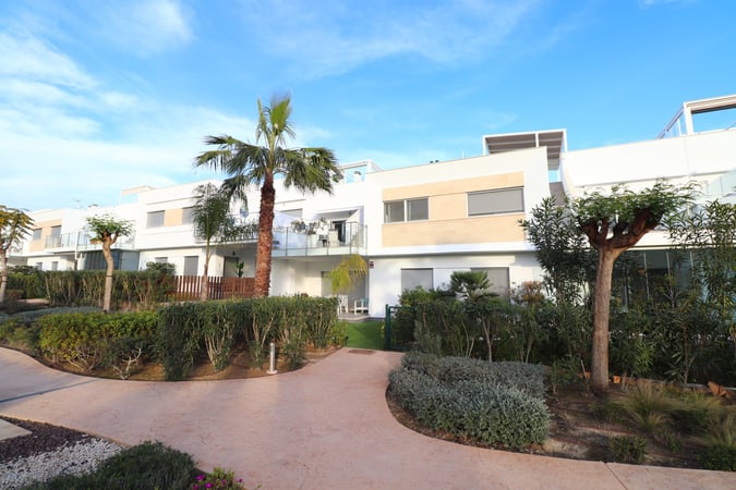 Apartment in Los Montesinos - view 1