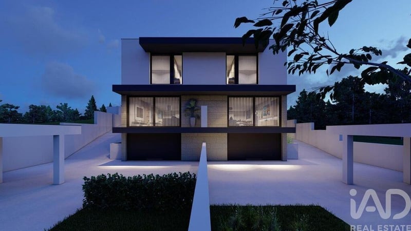 House in Vila Franca - view 1