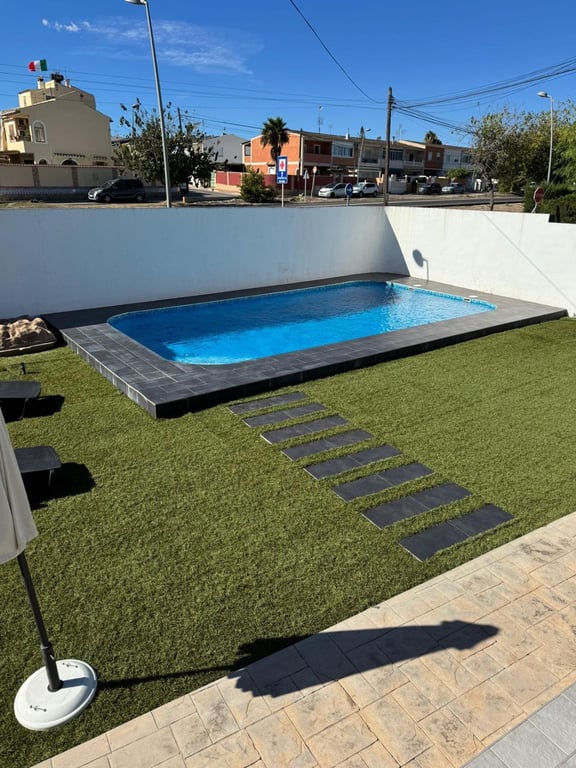 Villa in Torrevieja - Image 2