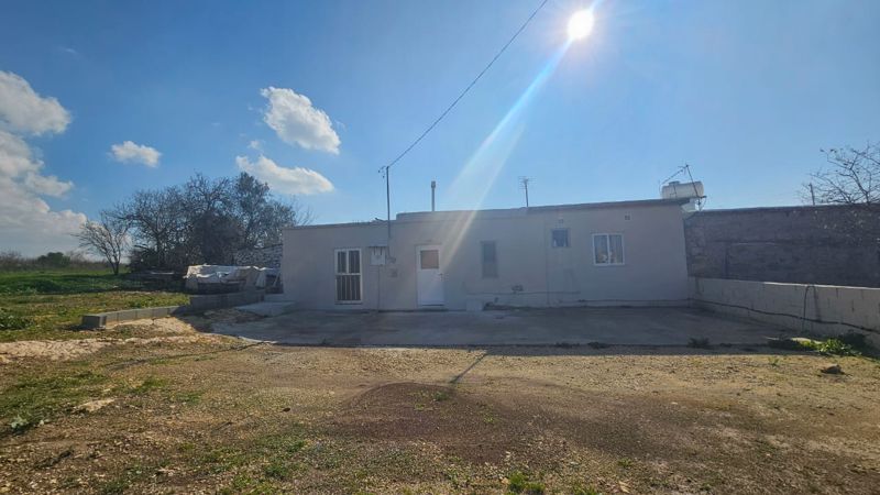 House in Inia - view 1