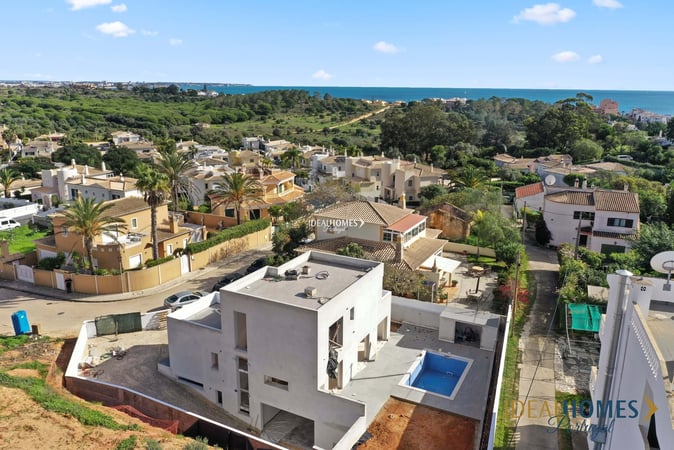 Villa in Lagos - view 1