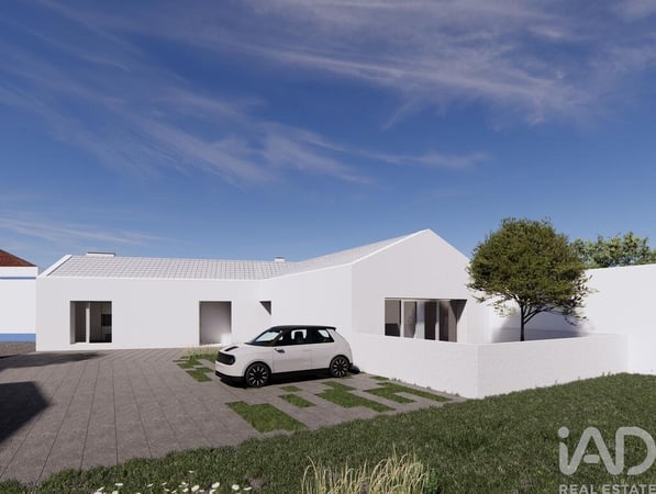 House in Lourinha - view 1