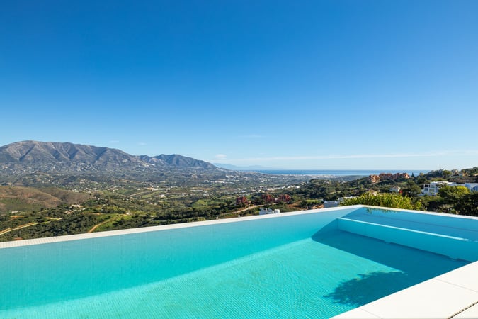 Villa in La Mairena - view 1