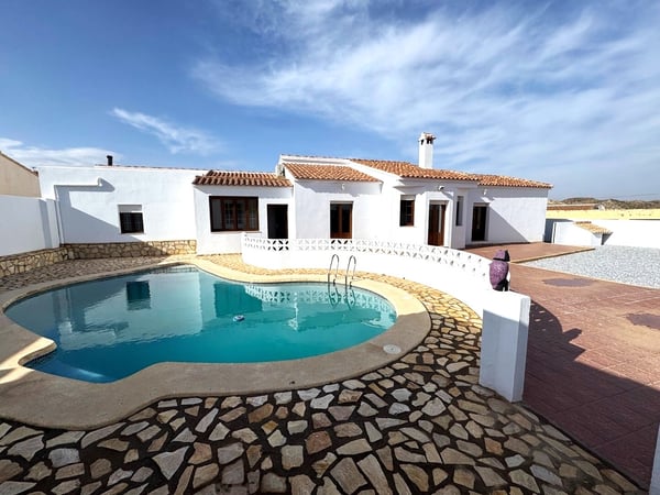Villa in Almeria - view 1