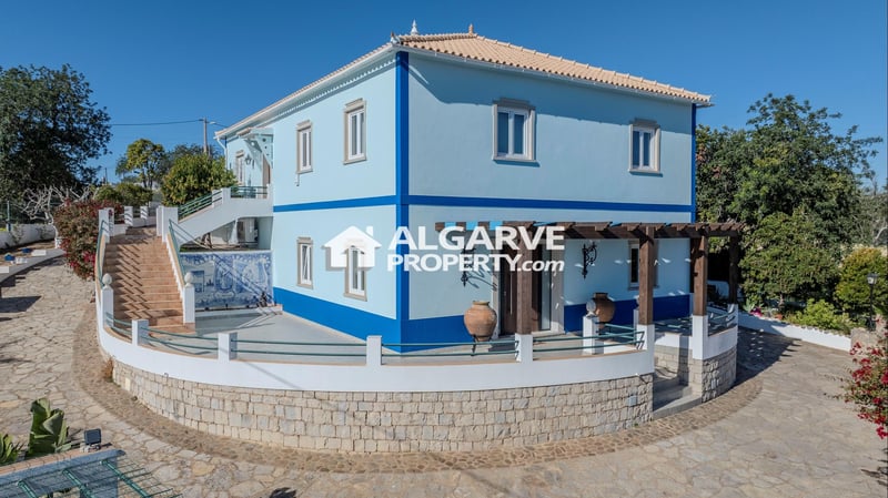 Villa in Loule - view 1