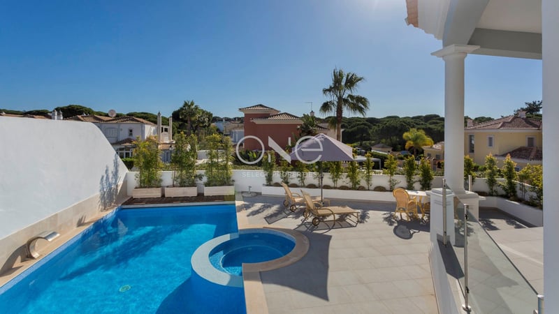 Villa in Loule - view 1
