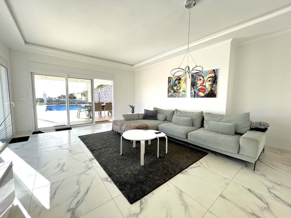 Villa in San Francisco - view 1