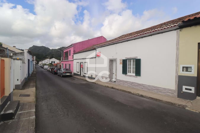 Villa in Furnas - view 1