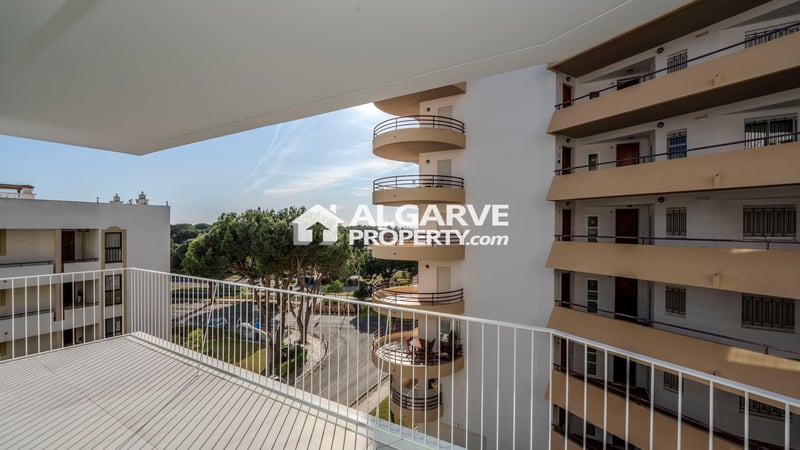 Apartment in Quarteira - view 1