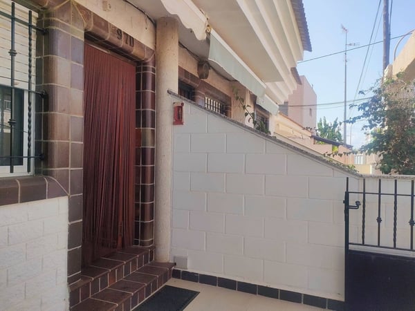 House in Torre de la Horadada - view 1