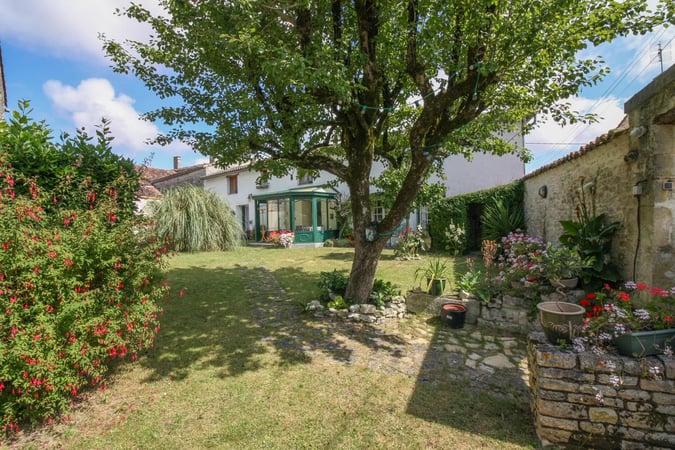 House in Beauvais-sur-Matha - view 1