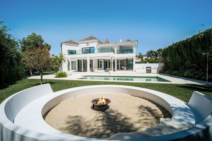 House in Marbella Del Este - view 1