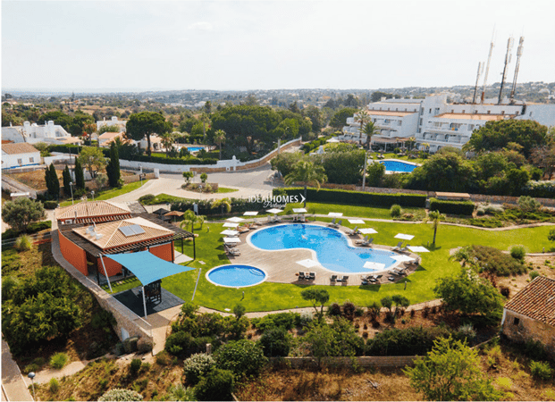 Villa in Lagoa - view 1