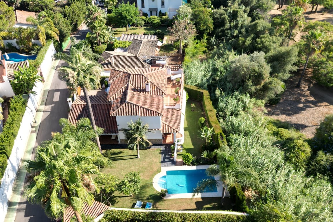 Villa in Marbella - Image 2