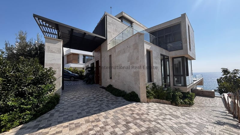 House in Agios Tychon - view 1