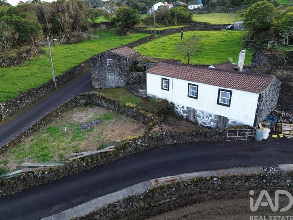 House in Piedade - view 1