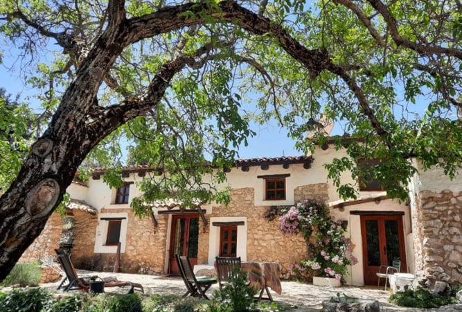 House in Segura de la Sierra - view 1
