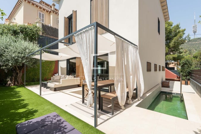 House in Barcelona - view 1