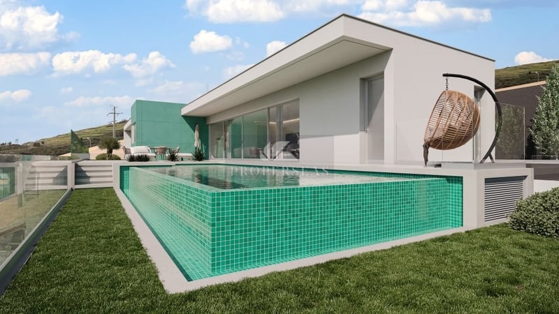 Villa in Estreito da Calheta - view 1