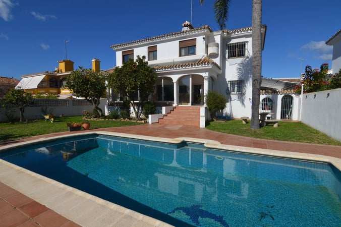 House in Marbella Del Este - view 1