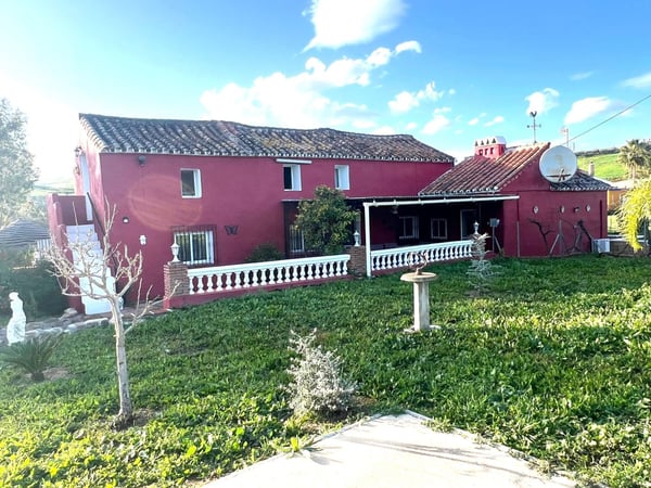 Farm, Ranch or Equestrian in Coin - view 1