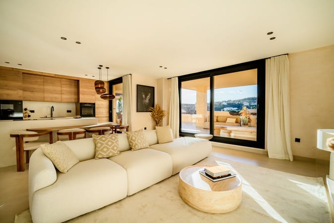 Apartment in Benahavis - view 1