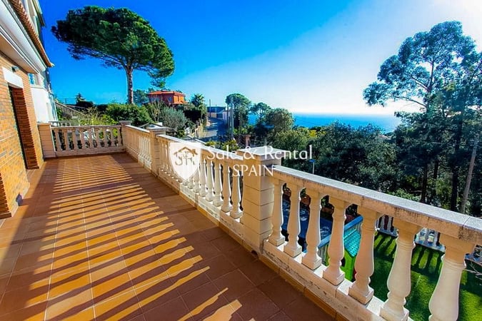 House in Lloret de Mar - view 1
