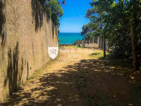 House in Lloret de Mar - view 1