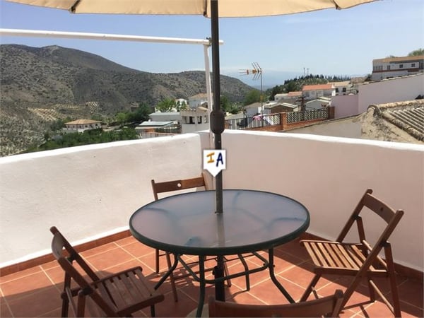 House in Colomera - view 1