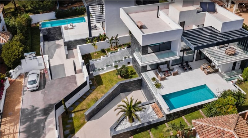 Villa in Marbella - view 1