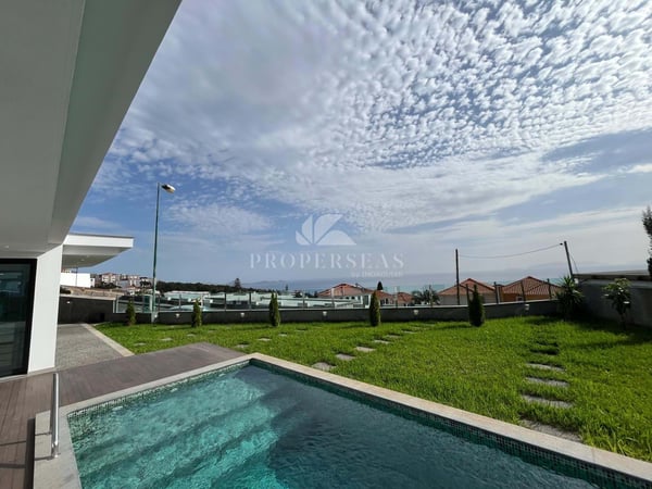 Villa in Santa Cruz - view 1