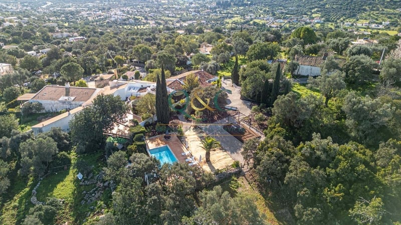 Villa in Romao - view 1