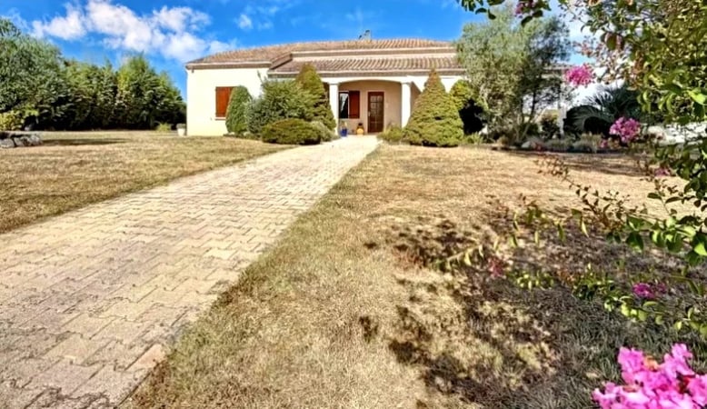 House in Miramont-de-Guyenne - view 1